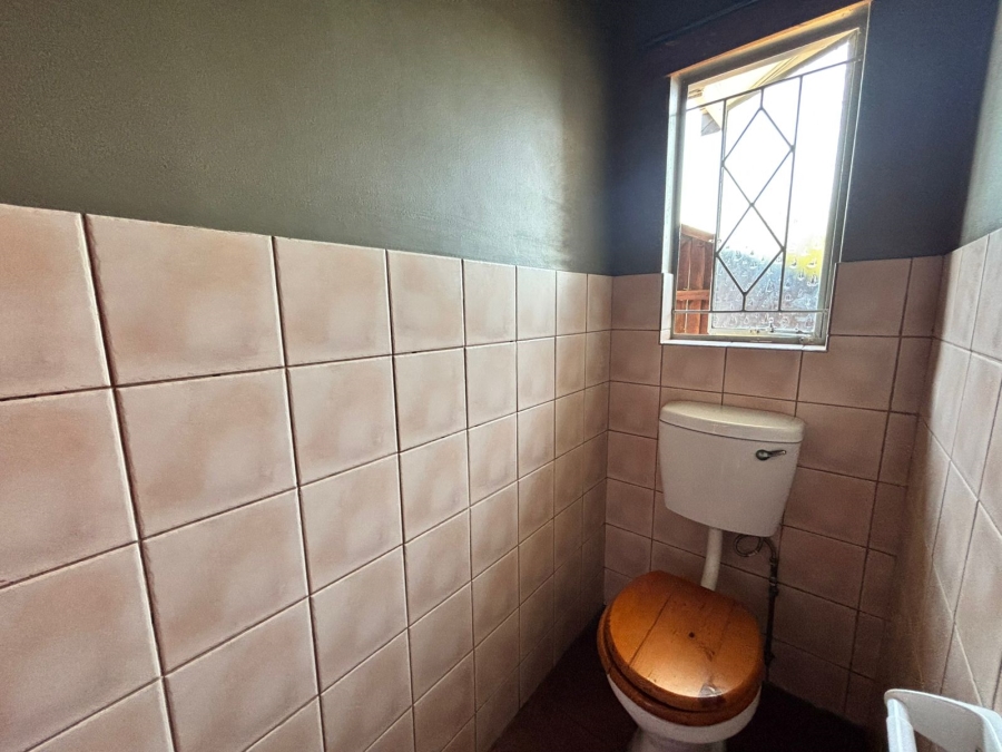 5 Bedroom Property for Sale in Parys Free State